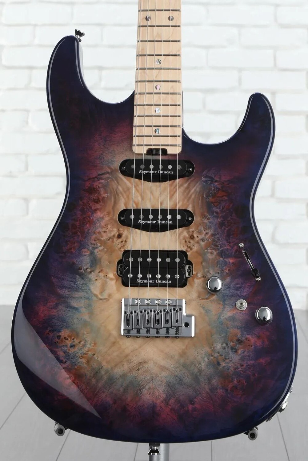 Электрогитара ESP Original Snapper CTM — Nebula Pink Purple Burst с кленовой накладкой на грифе
Электрогитара ESP Original Snapper CTM — Nebula Pink Purple Burst с кленовой накладкой на грифе
