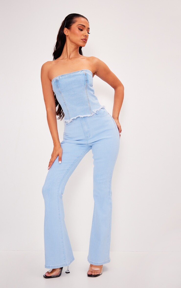 PrettyLittleThing Голубые джинсы-клеш из эластичного денима Petite для миниатюрных размеров
PrettyLittleThing Голубые джинсы-клеш из эластичного денима Petite для миниатюрных размеров