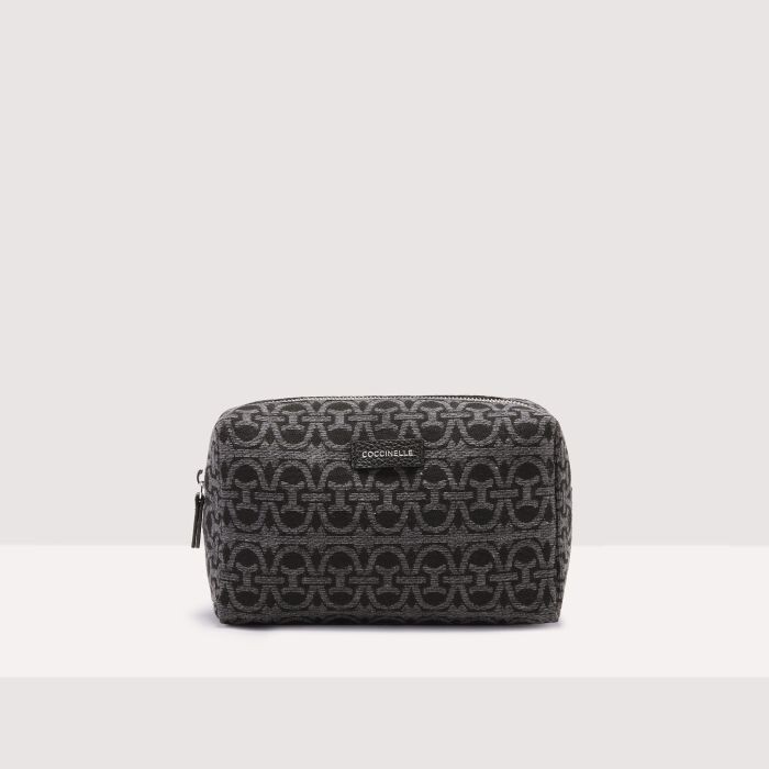 Косметичка из жаккардовой ткани с монограммой Coccinelle SMART TO GO MONOGRAM, черный
Косметичка из жаккардовой ткани с монограммой Coccinelle SMART TO GO MONOGRAM, черный