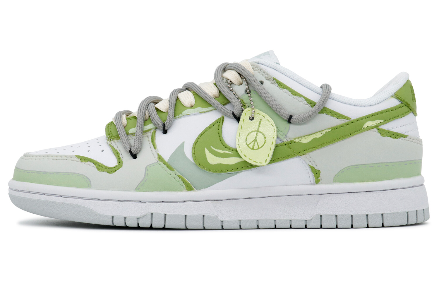 Кроссовки Nike Dunk Skateboarding Shoes Men Low-top White/grey-green, цвет Avocado ice fruit
Кроссовки Nike Dunk Skateboarding Shoes Men Low-top White/grey-green, цвет Avocado ice fruit