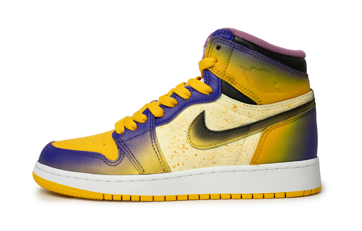 Кроссовки Air Jordan 1 Vintage Basketball Shoes Women's High-top Yellow/Purple/Beige, желтый
Кроссовки Air Jordan 1 Vintage Basketball Shoes Women's High-top Yellow/Purple/Beige, желтый