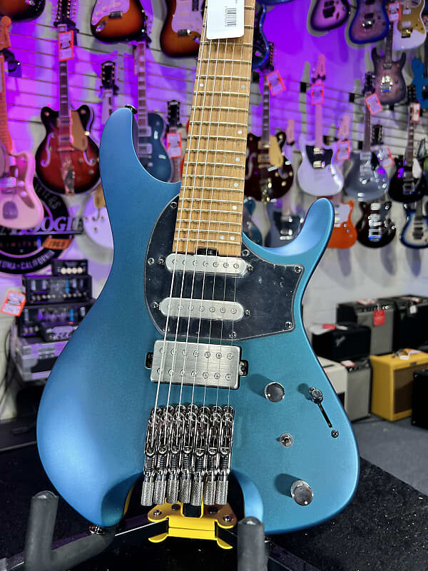 Электрогитара Ibanez Q547 7-string Electric Guitar - Blue Chameleon Metallic Matte Auth Deal Free Ship! 018
Электрогитара Ibanez Q547 7-string Electric Guitar - Blue Chameleon Metallic Matte Auth Deal Free Ship! 018