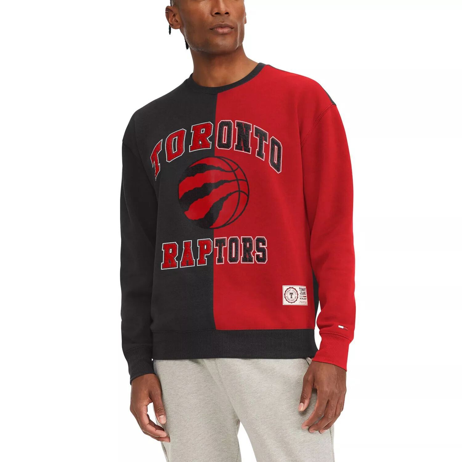 Мужские джинсы Tommy Jeans красный/черный Toronto Raptors Keith пуловер с разрезом толстовка
Мужские джинсы Tommy Jeans красный/черный Toronto Raptors Keith пуловер с разрезом толстовка