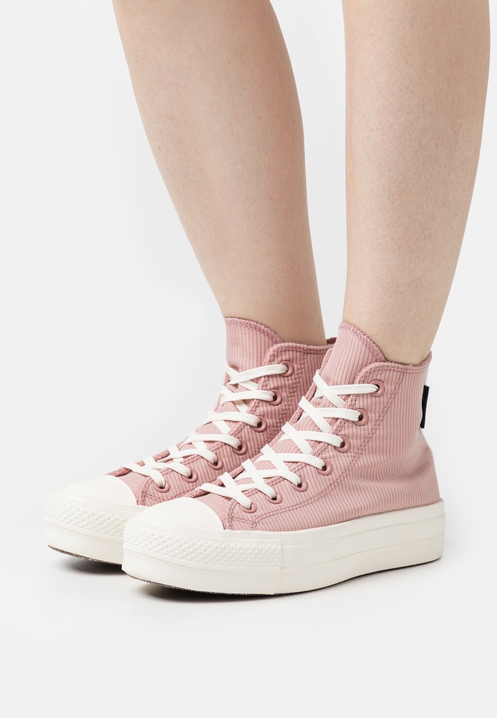 Высокие кроссовки Converse CHUCK TAYLOR ALL STAR LIFT PLATFORM COUNTER CLIMATE, цвет night flamingo
Высокие кроссовки Converse CHUCK TAYLOR ALL STAR LIFT PLATFORM COUNTER CLIMATE, цвет night flamingo