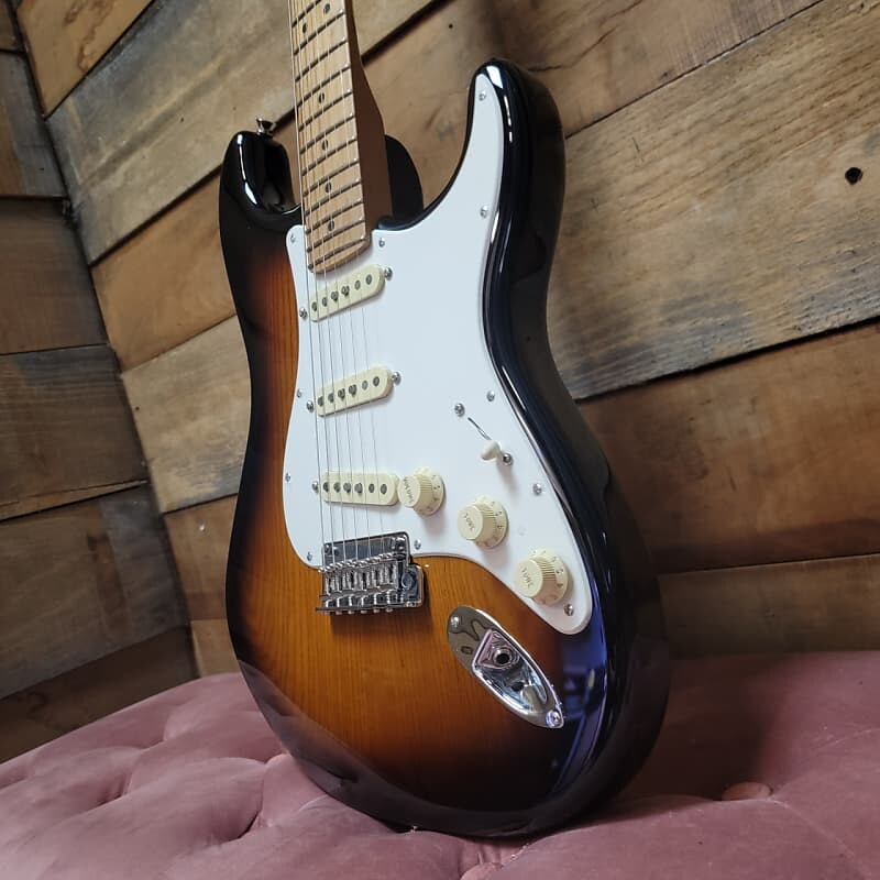 Электрогитара Fender Limited Edition American Pro II Strat - Anniversary 2-Color Sunburst
Электрогитара Fender Limited Edition American Pro II Strat - Anniversary 2-Color Sunburst