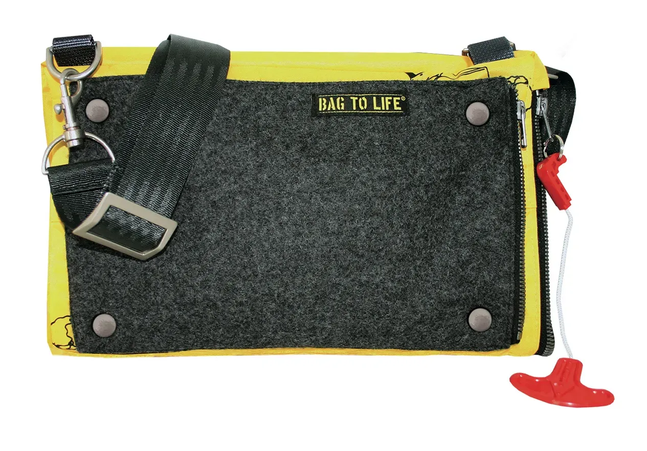 Сумка через плечо Bag to Life "Cosmopolitan Multibag", изготовленная из переработанного материала, антрацит
Сумка через плечо Bag to Life "Cosmopolitan Multibag", изготовленная из переработанного материала, антрацит