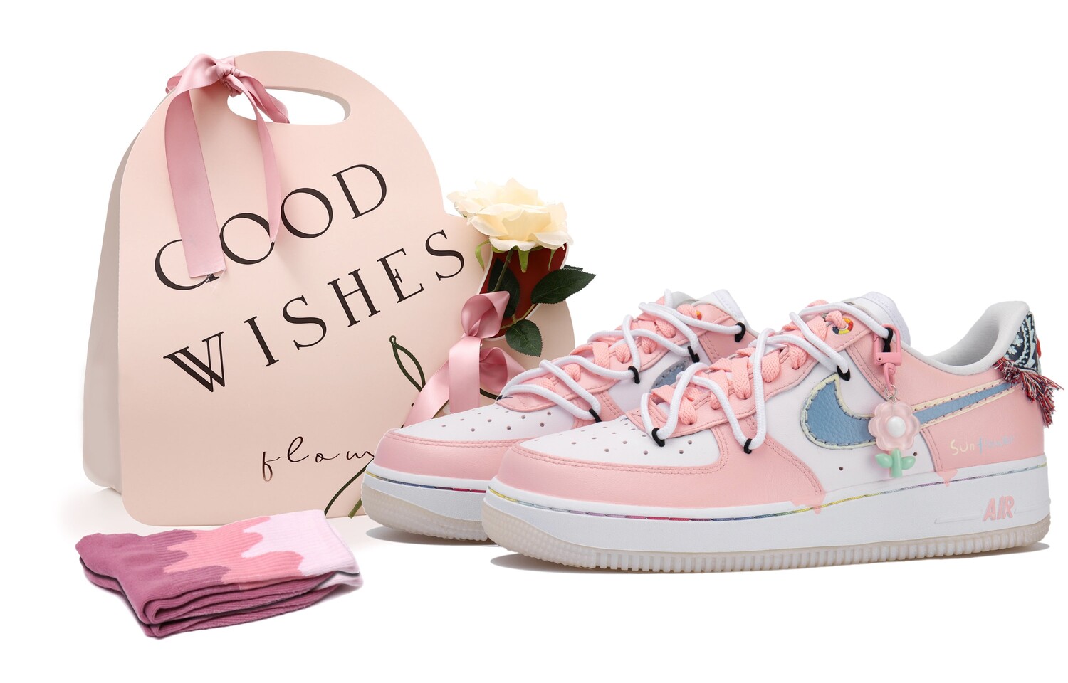 Кроссовки Nike Air Force 1 Skateboarding Shoes Women's Low-top White/pink/blue, белый
Кроссовки Nike Air Force 1 Skateboarding Shoes Women's Low-top White/pink/blue, белый