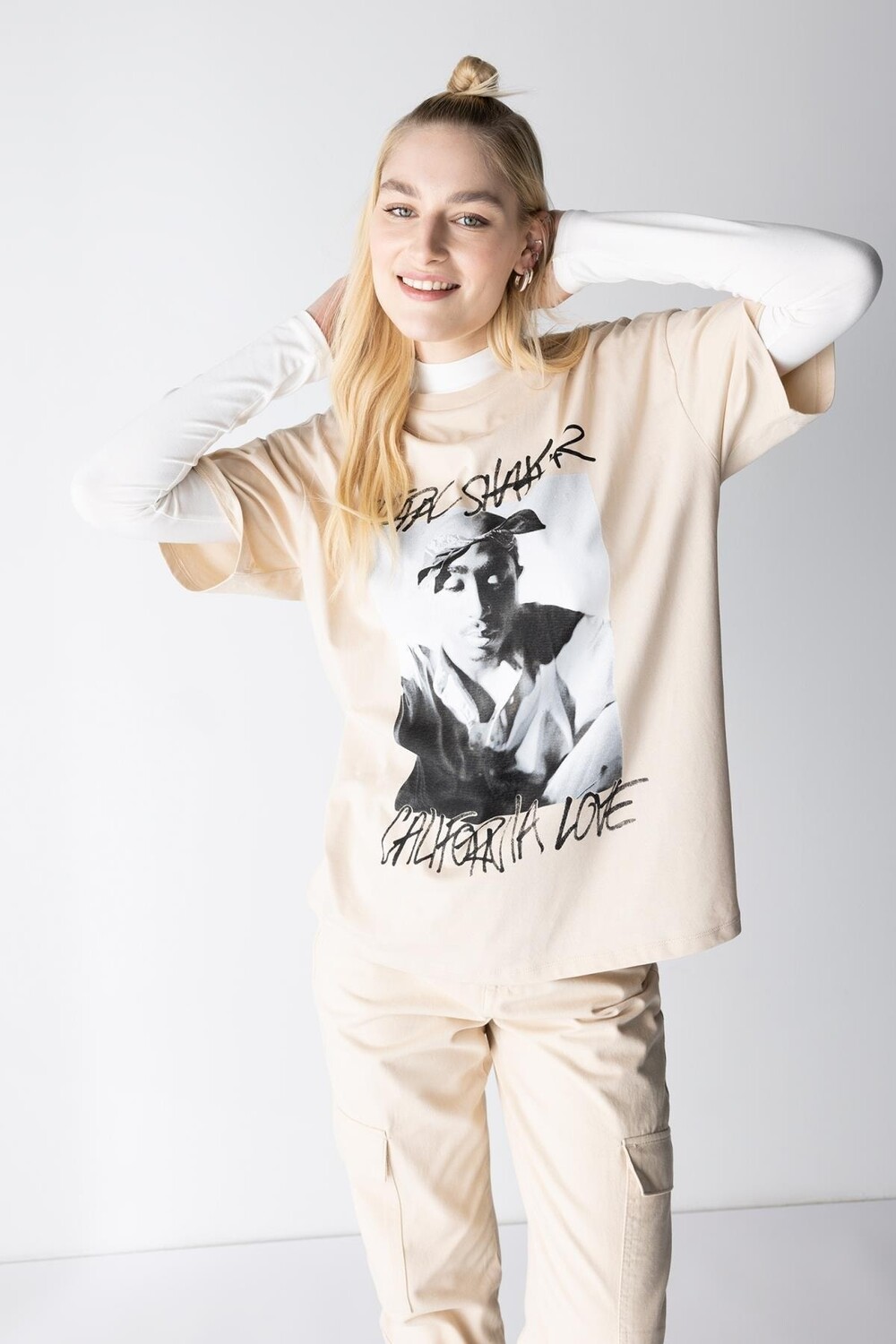 Футболка Cool Tupac Oversize с короткими рукавами из 100% хлопка DeFacto, бежевый
Футболка Cool Tupac Oversize с короткими рукавами из 100% хлопка DeFacto, бежевый