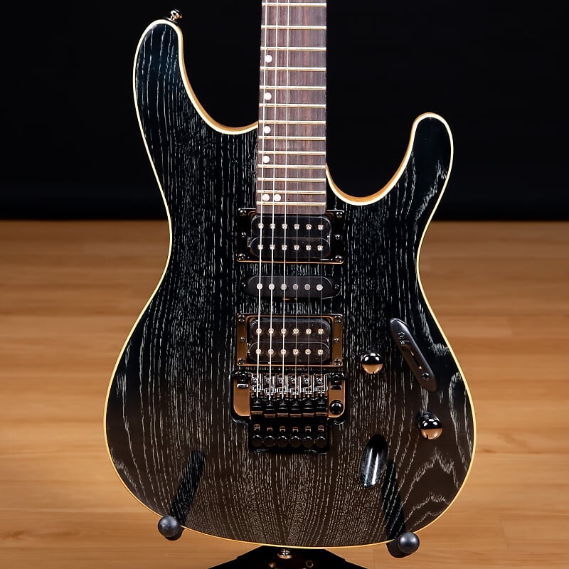 Электрогитара Ibanez S570AH-SWK Standard with Jatoba Fretboard - Silver Wave Black SN I230616648
Электрогитара Ibanez S570AH-SWK Standard with Jatoba Fretboard - Silver Wave Black SN I230616648