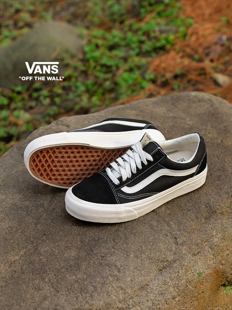 Кроссовки классические Vans Official Old Skool VR3 в стиле ретро, черный / бежевый
Кроссовки классические Vans Official Old Skool VR3 в стиле ретро, черный / бежевый