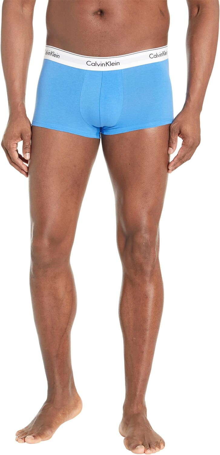 Трусы Modern из эластичного хлопка с низкой посадкой, 3 шт. Calvin Klein Underwear, цвет Black/Palace Blue/Vanilla Ice
Трусы Modern из эластичного хлопка с низкой посадкой, 3 шт. Calvin Klein Underwear, цвет Black/Palace Blue/Vanilla Ice