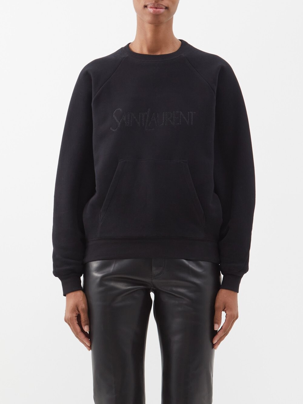 Свитер из хлопкового джерси на флисовой подкладке с блестящим логотипом Saint Laurent, черный
Свитер из хлопкового джерси на флисовой подкладке с блестящим логотипом Saint Laurent, черный