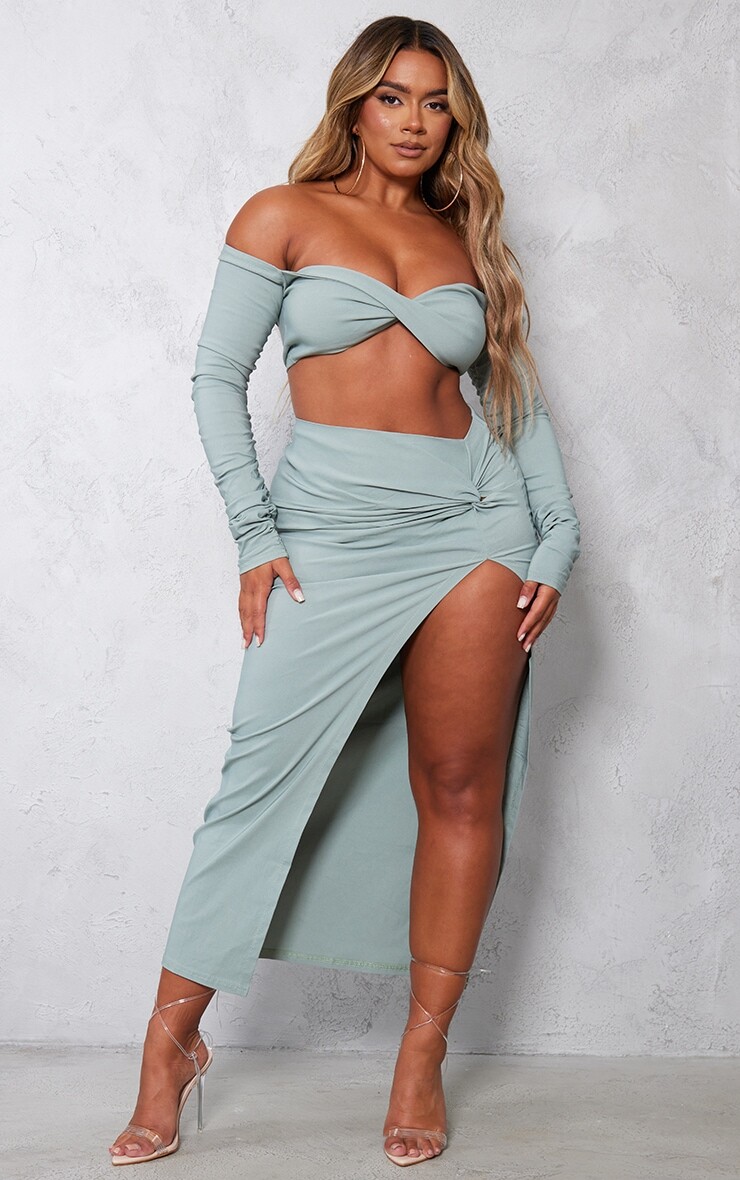 PrettyLittleThing Юбка-миди Shape Sage Green из эластичной ткани со сборками и разрезами
PrettyLittleThing Юбка-миди Shape Sage Green из эластичной ткани со сборками и разрезами