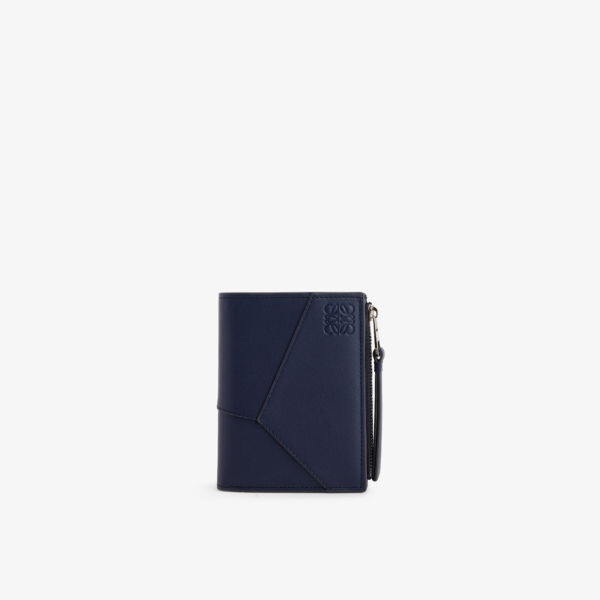 Кошелек из кожи с тиснением и фирменной символикой в виде пазла Loewe, синий
Кошелек из кожи с тиснением и фирменной символикой в виде пазла Loewe, синий
