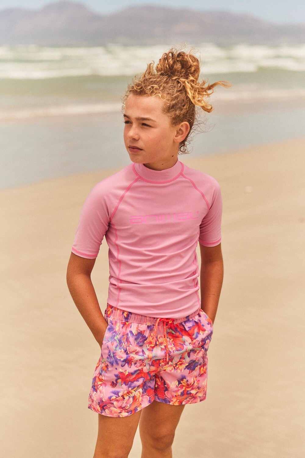 Комфортный купальник Daisy Rash Vest из переработанного материала с короткими рукавами Animal, розовый
Комфортный купальник Daisy Rash Vest из переработанного материала с короткими рукавами Animal, розовый