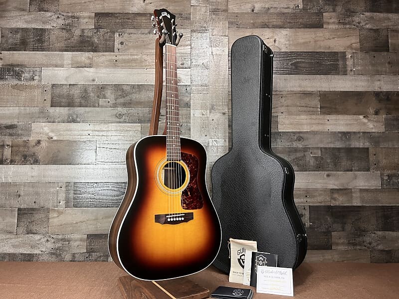 Акустическая гитара Guild D-50 Standard Dreadnought Acoustic Guitar - Antique Burst
Акустическая гитара Guild D-50 Standard Dreadnought Acoustic Guitar - Antique Burst