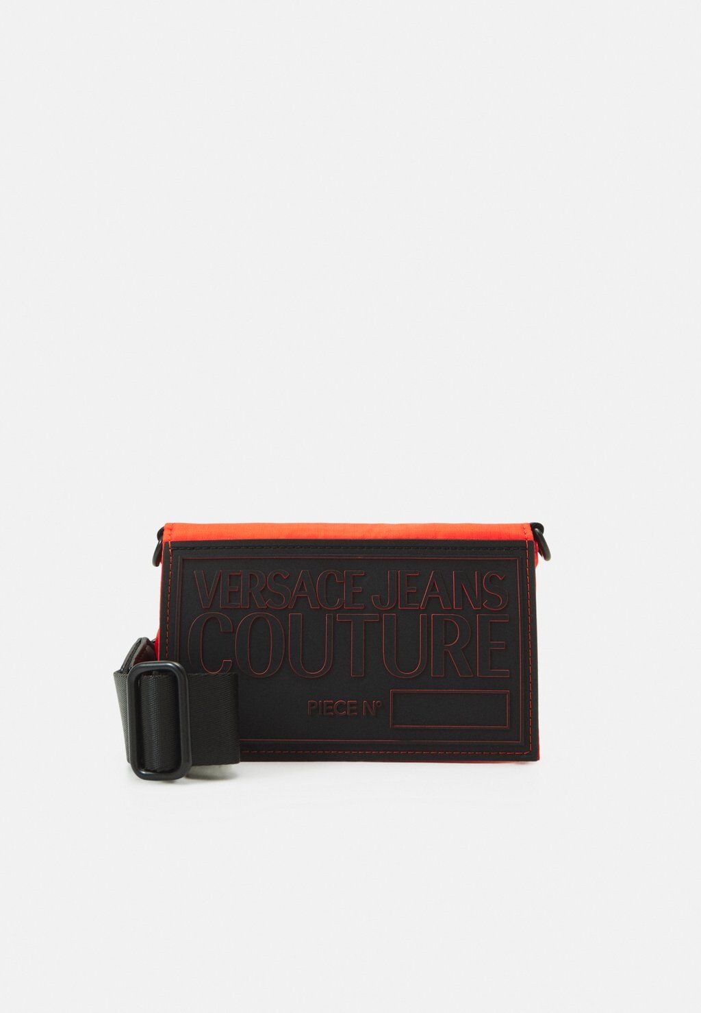 SKETCH 7 BAGS UNISEX RANGE BOX LOGO Versace Jeans Couture, Сумка через плечо
SKETCH 7 BAGS UNISEX RANGE BOX LOGO Versace Jeans Couture, Сумка через плечо