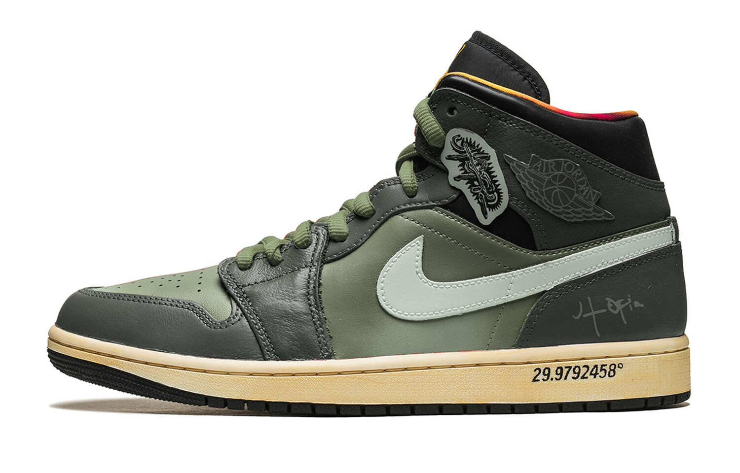Кроссовки Air Jordan 1 Vintage Basketball Shoes Men Mid-top Green/Gray, коричневый
Кроссовки Air Jordan 1 Vintage Basketball Shoes Men Mid-top Green/Gray, коричневый
