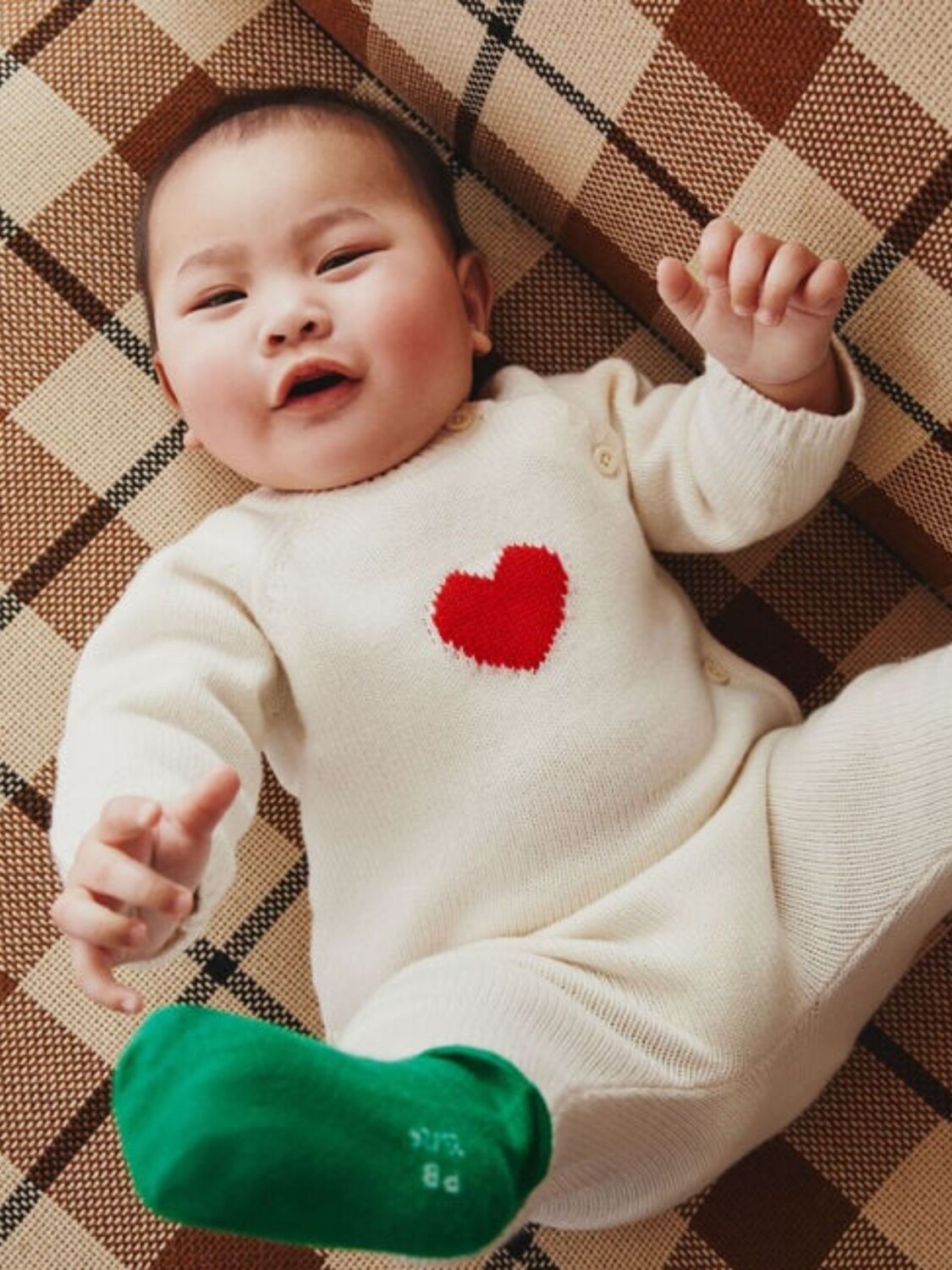 Комплект из топа и леггинсов из детской шерсти с принтом в виде сердечек Petit Bateau, зефир/коррида
Комплект из топа и леггинсов из детской шерсти с принтом в виде сердечек Petit Bateau, зефир/коррида