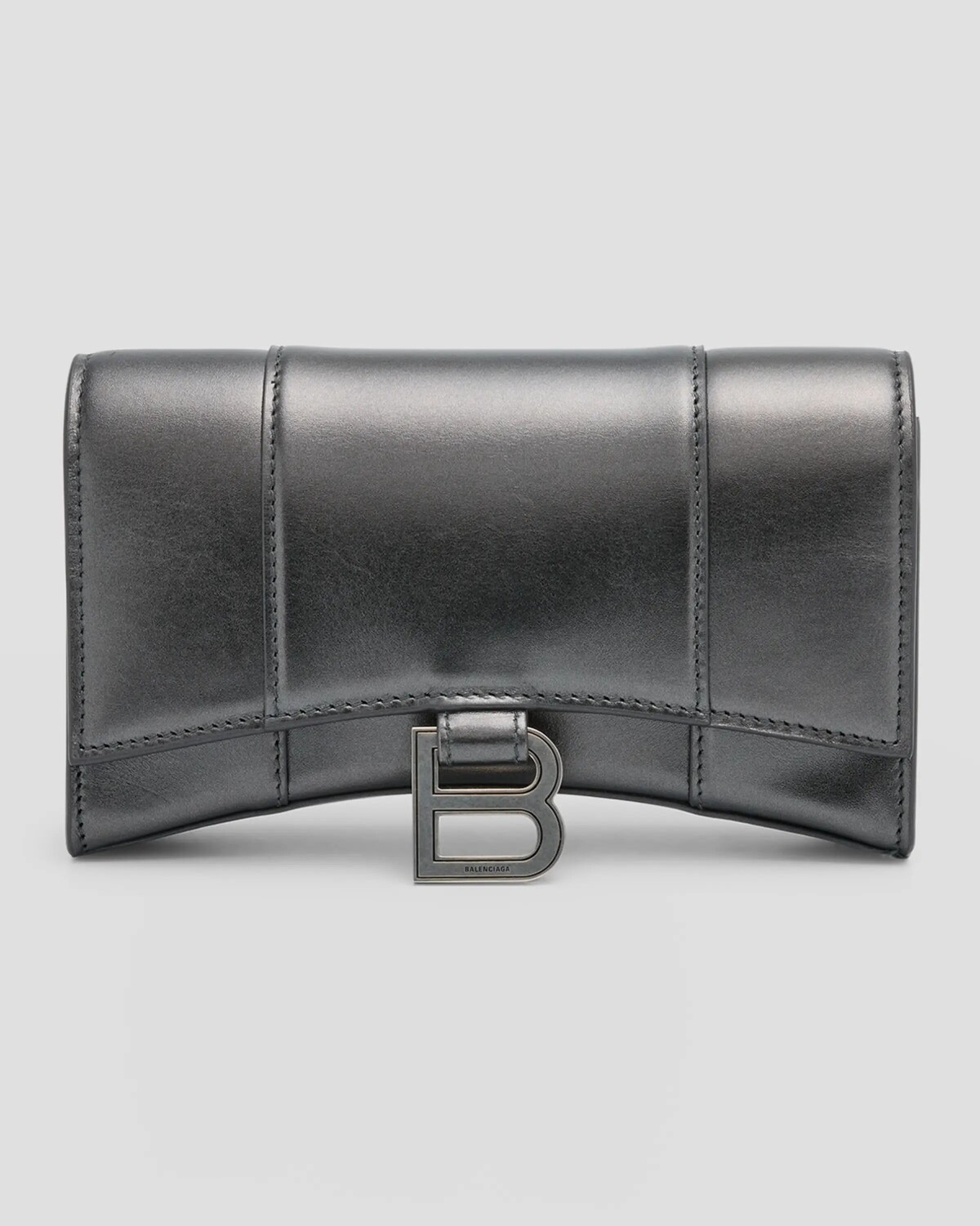 Кошелек «Песочные часы» на цепочке, металлизированный Balenciaga, цвет 1314 Steel Grey
Кошелек «Песочные часы» на цепочке, металлизированный Balenciaga, цвет 1314 Steel Grey