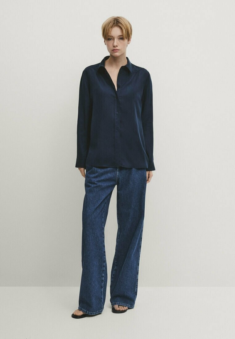 Блуза на пуговицах WITH TRIANGULAR DETAIL Massimo Dutti, пестрый темно-синий
Блуза на пуговицах WITH TRIANGULAR DETAIL Massimo Dutti, пестрый темно-синий
