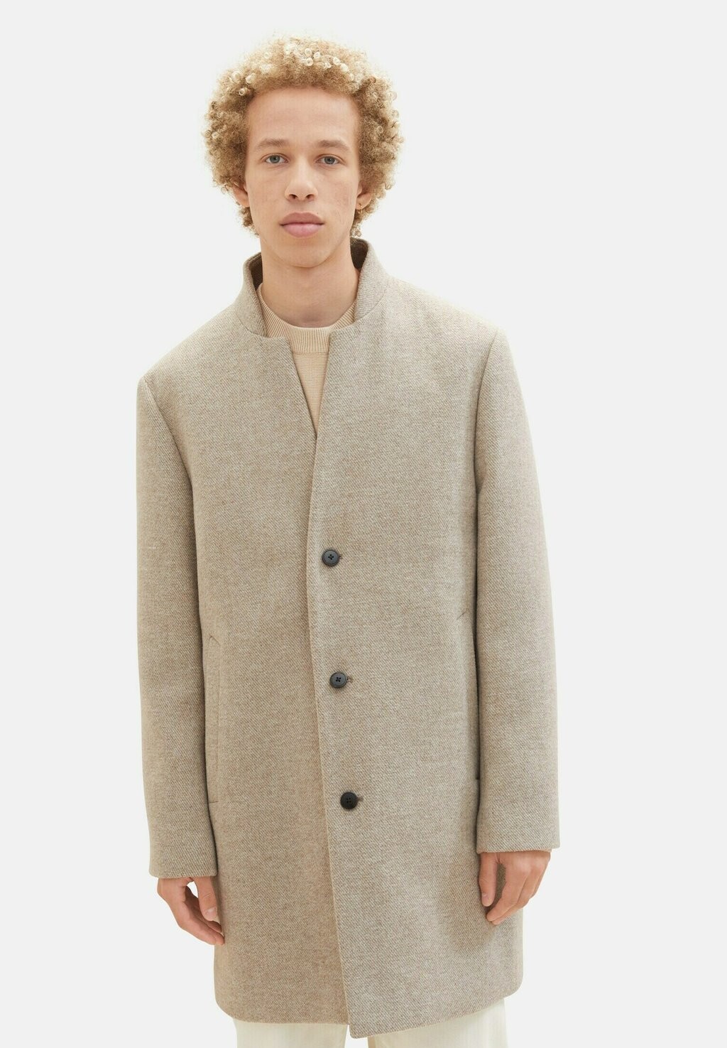 Классическое пальто Mit Stehkragen Tom Tailor, цвет sand off white twill structure
Классическое пальто Mit Stehkragen Tom Tailor, цвет sand off white twill structure