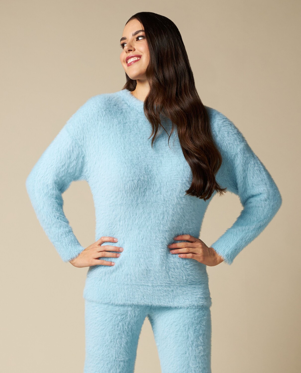 Женская пижама из пряжи с эффектом меха Nymos, небесно-голубой 
Женская пижама из пряжи с эффектом меха Nymos, небесно-голубой