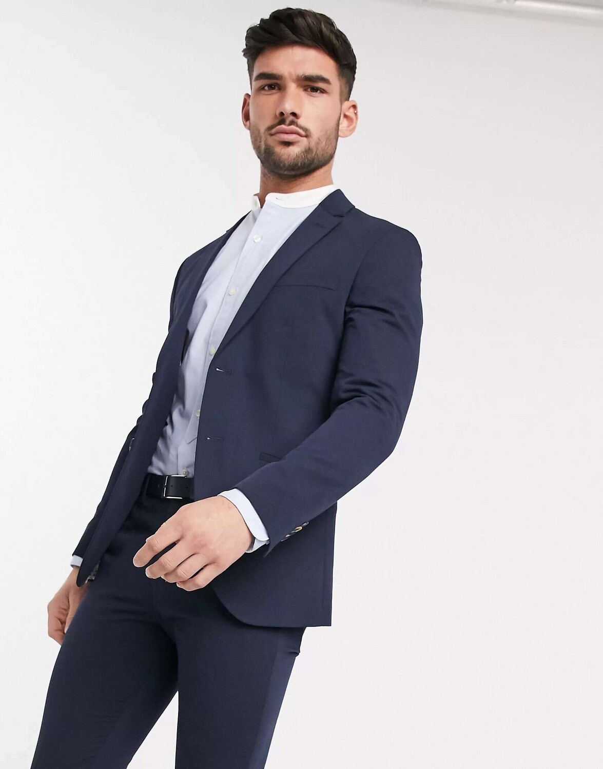 Супертонкий эластичный пиджак Jack & Jones Premium из полиэстера темно-синего цвета - NAVY
Супертонкий эластичный пиджак Jack & Jones Premium из полиэстера темно-синего цвета - NAVY
