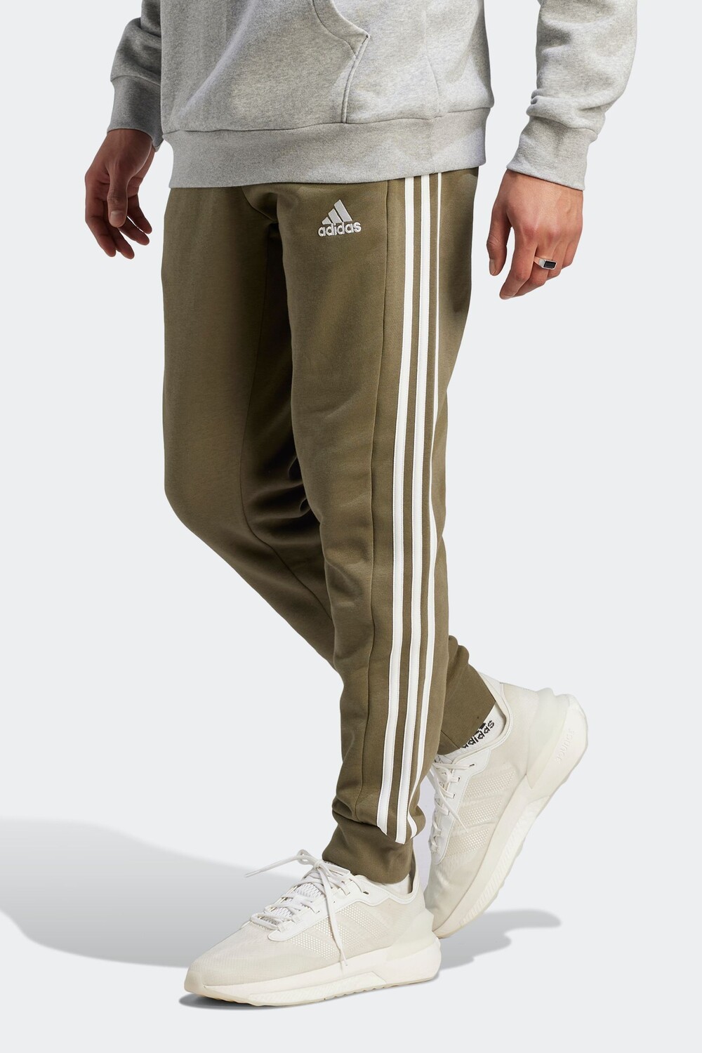 Флисовые джоггеры Sportswear Essentials с тремя полосками и зауженными манжетами adidas, зеленый
Флисовые джоггеры Sportswear Essentials с тремя полосками и зауженными манжетами adidas, зеленый