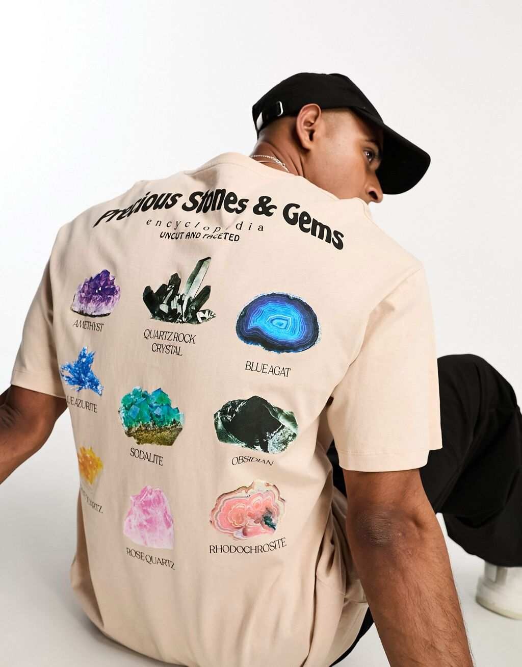 Бежевая футболка оверсайз с принтом камней и драгоценных камней Jack & Jones на спине
Бежевая футболка оверсайз с принтом камней и драгоценных камней Jack & Jones на спине