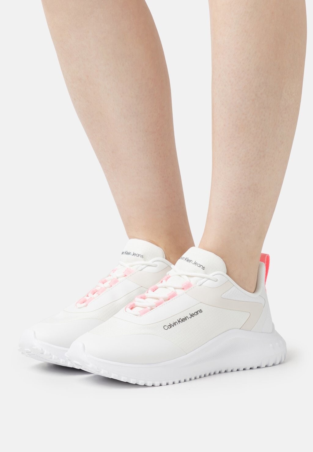 Низкие кроссовки EVA RUNNER LACEUP Calvin Klein Jeans, ярко-белый/кремово-белый/сахарная вата
Низкие кроссовки EVA RUNNER LACEUP Calvin Klein Jeans, ярко-белый/кремово-белый/сахарная вата