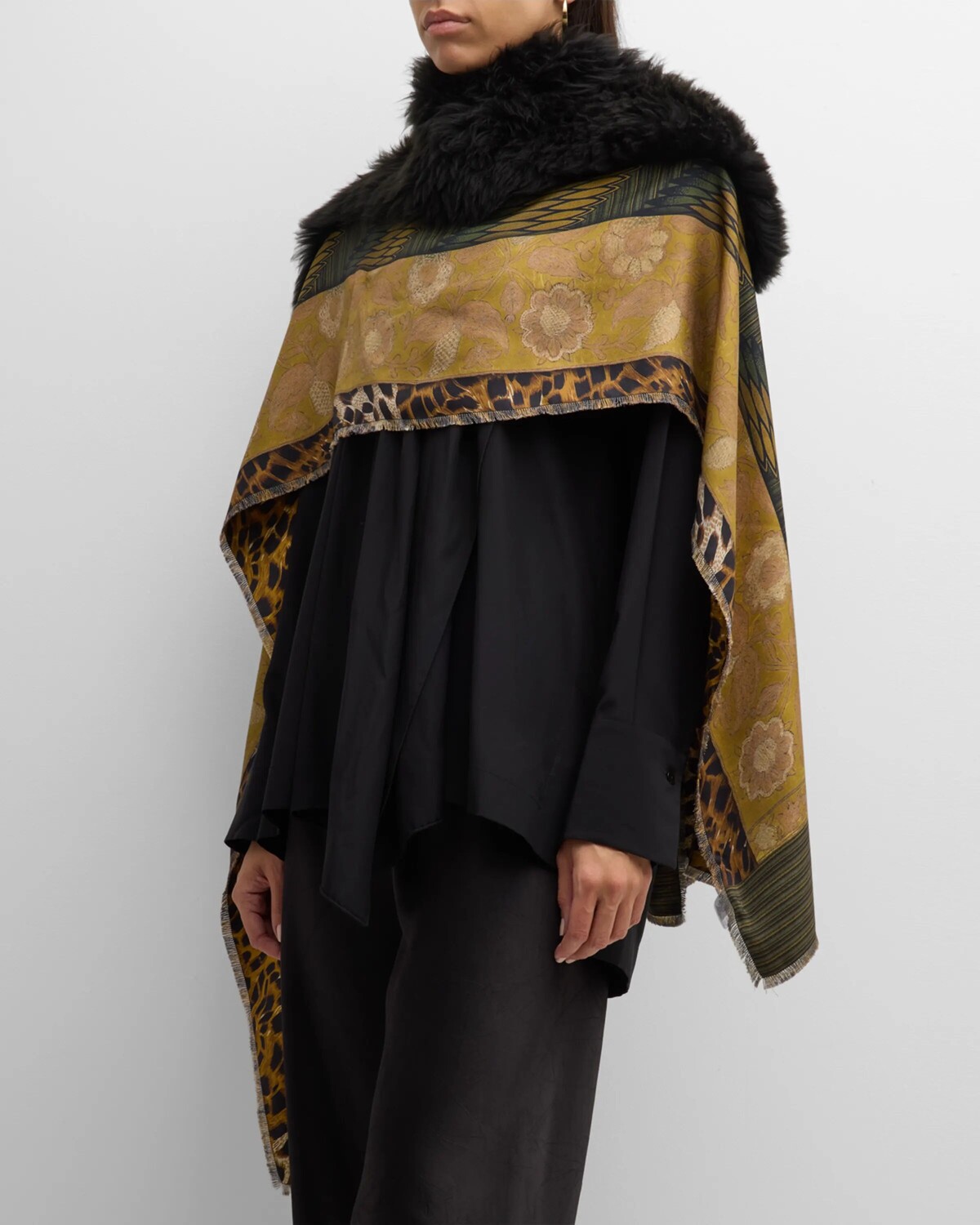 Шарф из шелкового твила и овчины со смешанным узором Pierre-Louis Mascia, цвет Leopard With Black Shearling
Шарф из шелкового твила и овчины со смешанным узором Pierre-Louis Mascia, цвет Leopard With Black Shearling