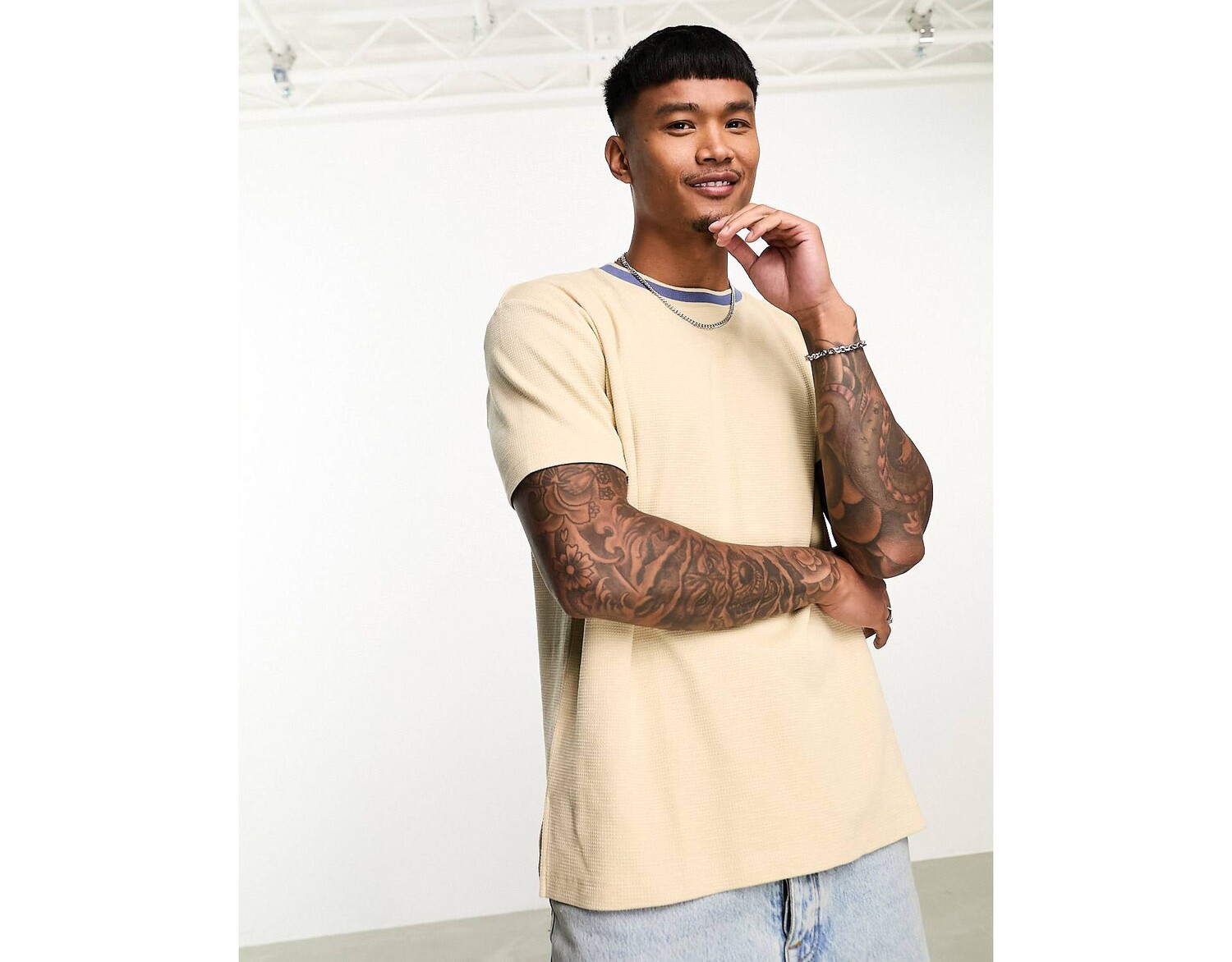Светло-коричневая непринужденная футболка с контрастным синим кольцом ASOS Design
Светло-коричневая непринужденная футболка с контрастным синим кольцом ASOS Design