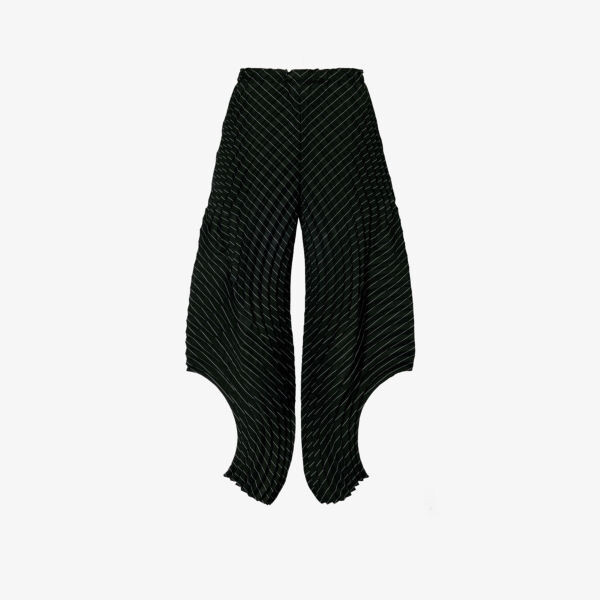 Брюки зауженного кроя с изогнутыми складками из смесовой шерсти Issey Miyake, черный
Брюки зауженного кроя с изогнутыми складками из смесовой шерсти Issey Miyake, черный
