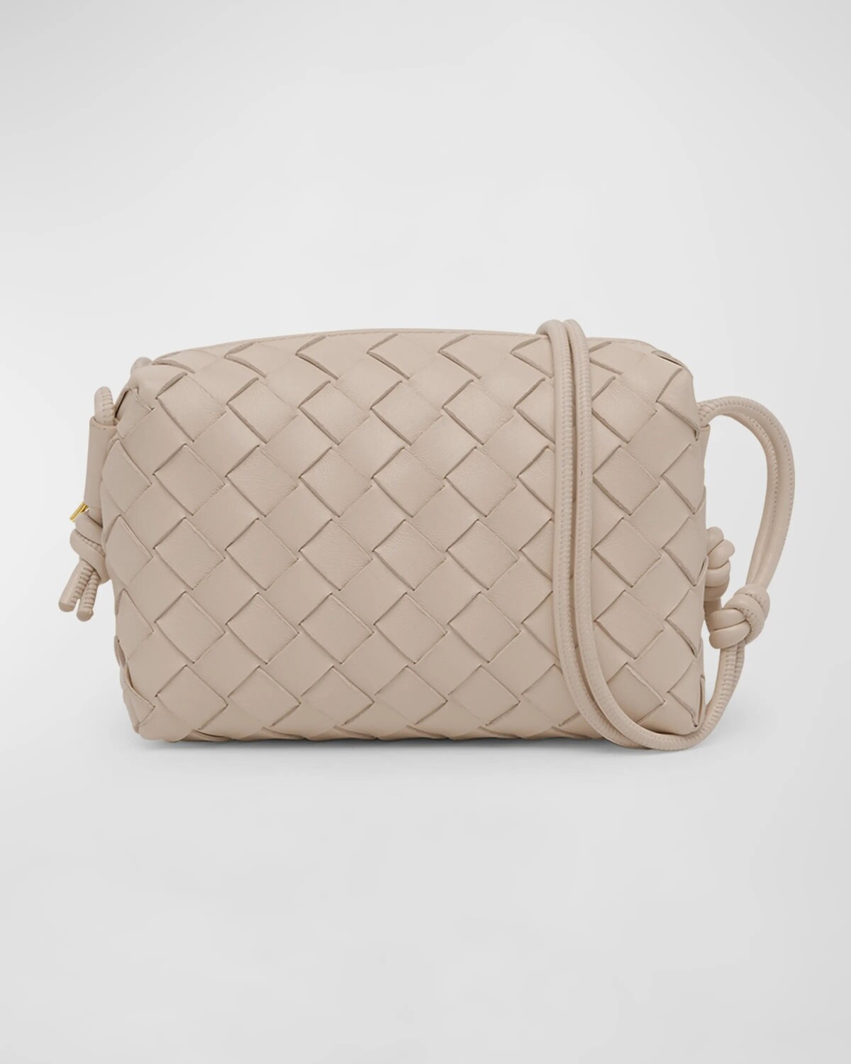 Маленькая сумка для фотоаппарата с петлей Bottega Veneta, цвет Lotus-Gold
Маленькая сумка для фотоаппарата с петлей Bottega Veneta, цвет Lotus-Gold