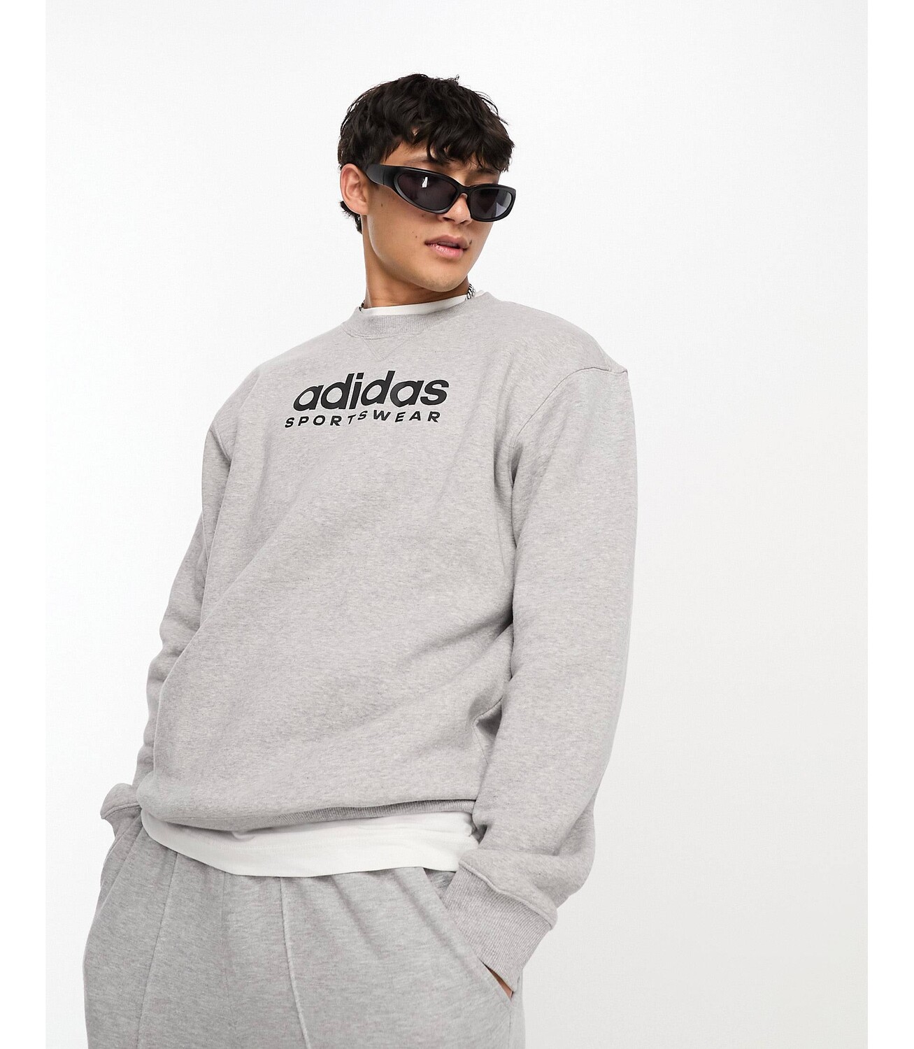 Серая толстовка с линейным логотипом adidas Sportswear adidas performance, Серый
Серая толстовка с линейным логотипом adidas Sportswear adidas performance, Серый