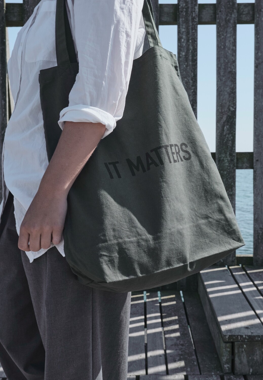 Сумка шоппер The Organic Company Stofftasche It Matters 50x35x15cm, темно-зеленый
Сумка шоппер The Organic Company Stofftasche It Matters 50x35x15cm, темно-зеленый