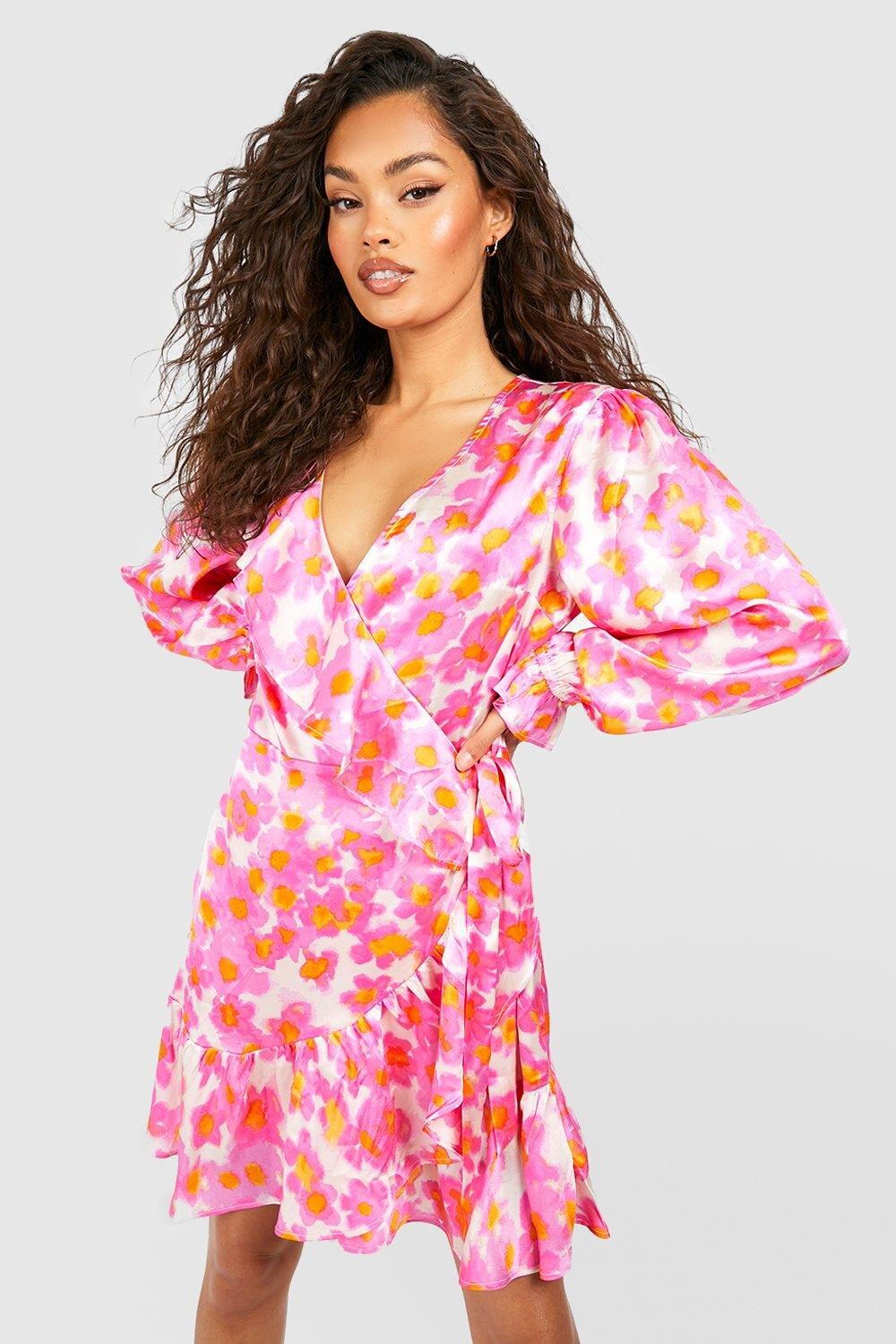 Платье-колическая платье из атласа с цветочными орушами и запахом Boohoo, розовый
Платье-колическая платье из атласа с цветочными орушами и запахом Boohoo, розовый