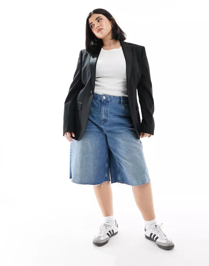 Джинсовые шорты выцветшего синего цвета ASOS DESIGN Curve с широким удлиненным кроем
Джинсовые шорты выцветшего синего цвета ASOS DESIGN Curve с широким удлиненным кроем