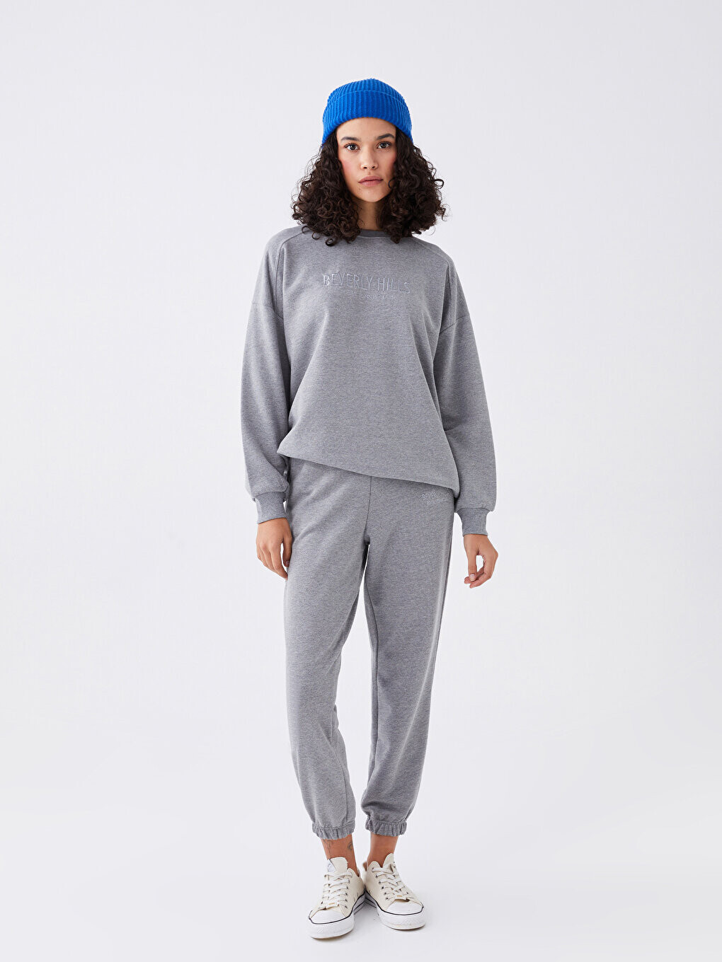 Женские спортивные штаны с вышивкой и эластичным поясом LCW Casual, средне-серый меланж
Женские спортивные штаны с вышивкой и эластичным поясом LCW Casual, средне-серый меланж