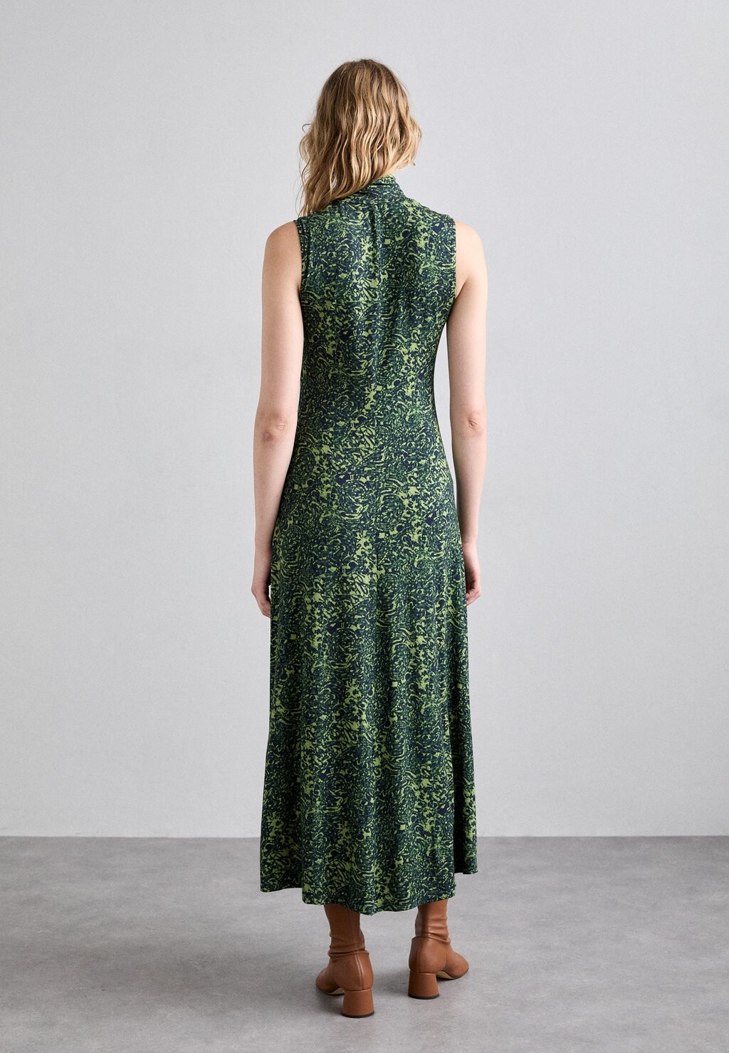 Платье из джерси JAMIE DRESS IN SHADOW Proenza Schouler White Label, разноцветный
Платье из джерси JAMIE DRESS IN SHADOW Proenza Schouler White Label, разноцветный