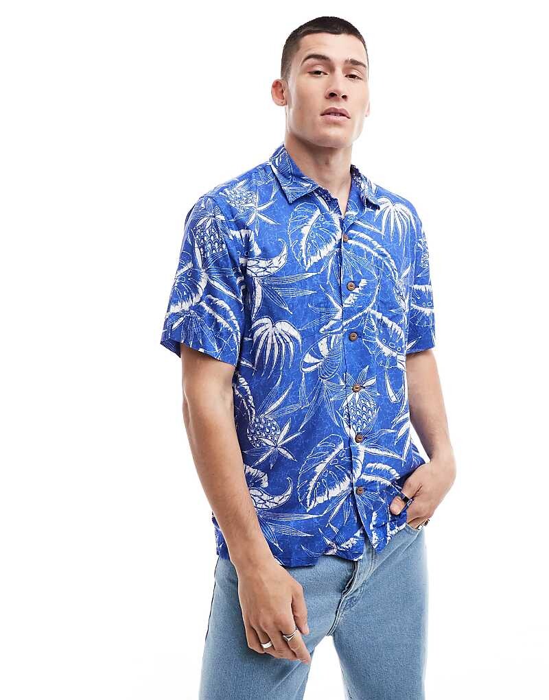 Polo Ralph Lauren – Ocean Breeze – Классическая рубашка оверсайз из вискозы с короткими рукавами средне-синего цвета с цветочным узором
Polo Ralph Lauren – Ocean Breeze – Классическая рубашка оверсайз из вискозы с короткими рукавами средне-синего цвета с цветочным узором