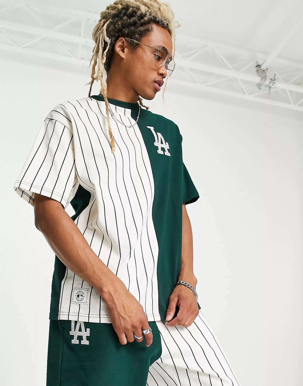 Зеленая футболка в тонкую полоску New Era LA Dodgers эксклюзивно для ASOS, Зеленый
Зеленая футболка в тонкую полоску New Era LA Dodgers эксклюзивно для ASOS, Зеленый