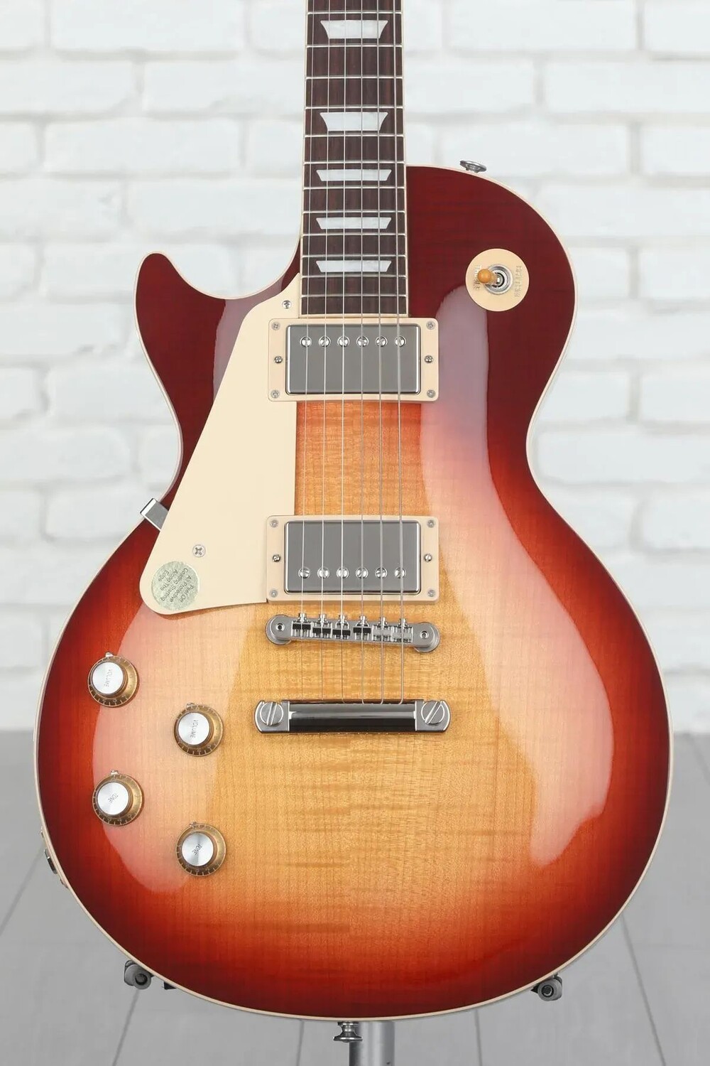 Левосторонняя электрогитара Gibson Les Paul Standard 60-х годов — Bourbon Burst
Левосторонняя электрогитара Gibson Les Paul Standard 60-х годов — Bourbon Burst