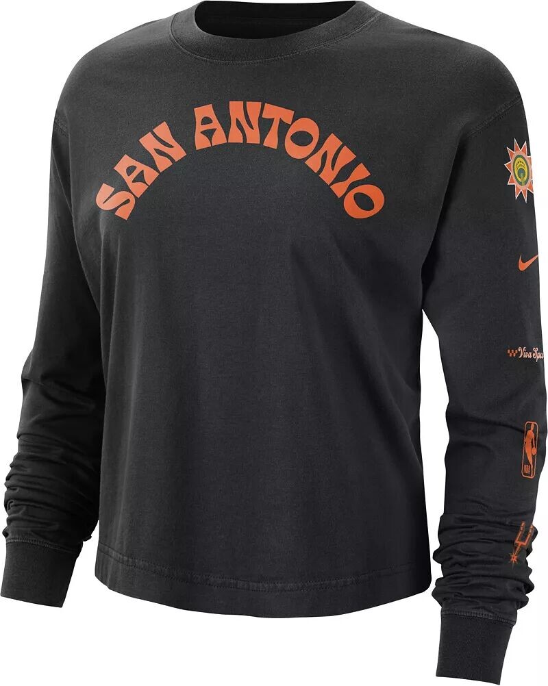 Женская черная футболка свободного кроя с длинным рукавом Nike San Antonio Spurs City Edition 2023-24
Женская черная футболка свободного кроя с длинным рукавом Nike San Antonio Spurs City Edition 2023-24