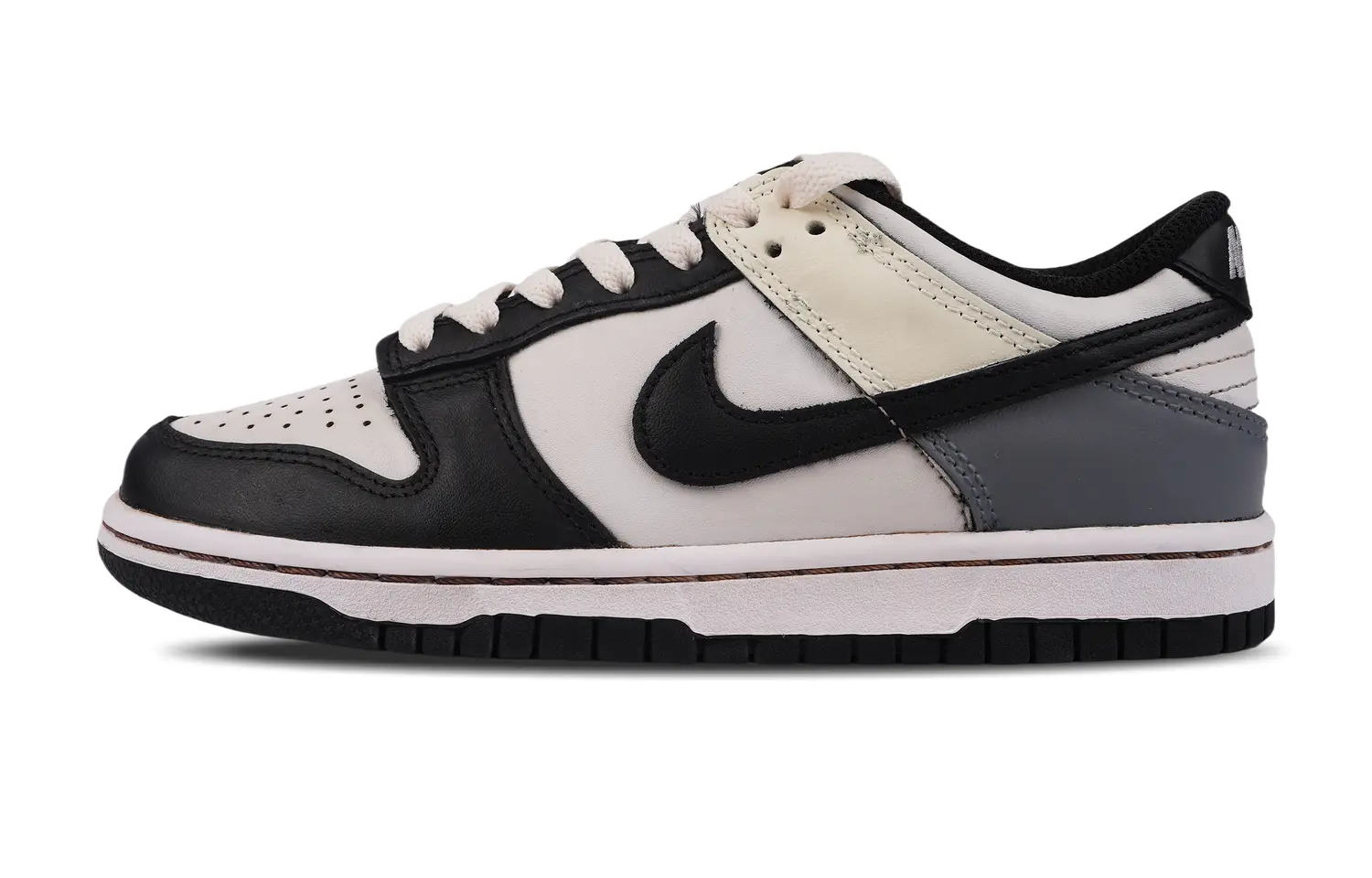 Кроссовки Nike Dunk Skateboarding Shoes Women's Low-top Black/white/gray, черный/белый/серый
Кроссовки Nike Dunk Skateboarding Shoes Women's Low-top Black/white/gray, черный/белый/серый