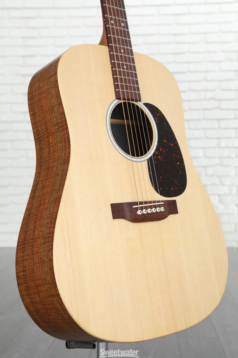 Акустически-электрическая гитара Martin D-X2E Dreadnought - натуральная с фигурным коа
Акустически-электрическая гитара Martin D-X2E Dreadnought - натуральная с фигурным коа