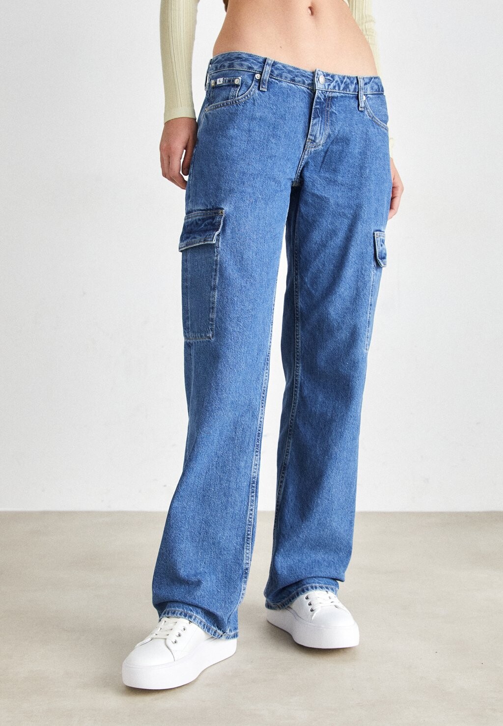 Джинсы свободного кроя EXTREME LOW RISE BAGGY Calvin Klein Jeans, цвет denim medium
Джинсы свободного кроя EXTREME LOW RISE BAGGY Calvin Klein Jeans, цвет denim medium