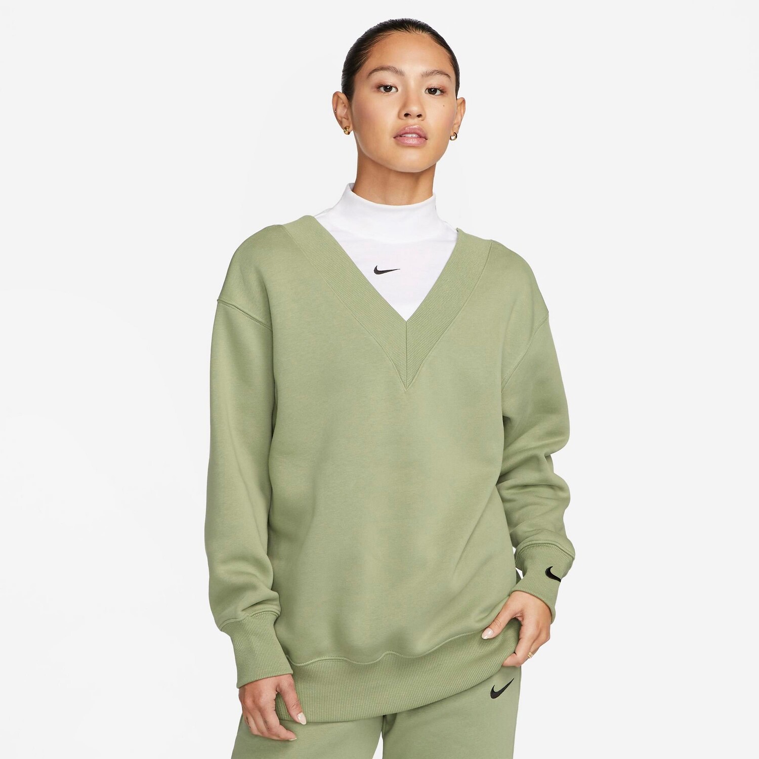 Женский свободный свитшот с v-образным вырезом из флиса Nike Sportswear Phoenix, зеленый
Женский свободный свитшот с v-образным вырезом из флиса Nike Sportswear Phoenix, зеленый