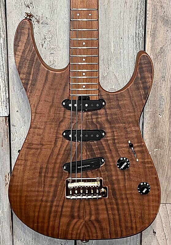 Электрогитара Charvel "NEW" Pro-Mod DK22 SSS 2PT CM 2022 Natural Walnut. In Stock Ships Fast !
Электрогитара Charvel "NEW" Pro-Mod DK22 SSS 2PT CM 2022 Natural Walnut. In Stock Ships Fast !